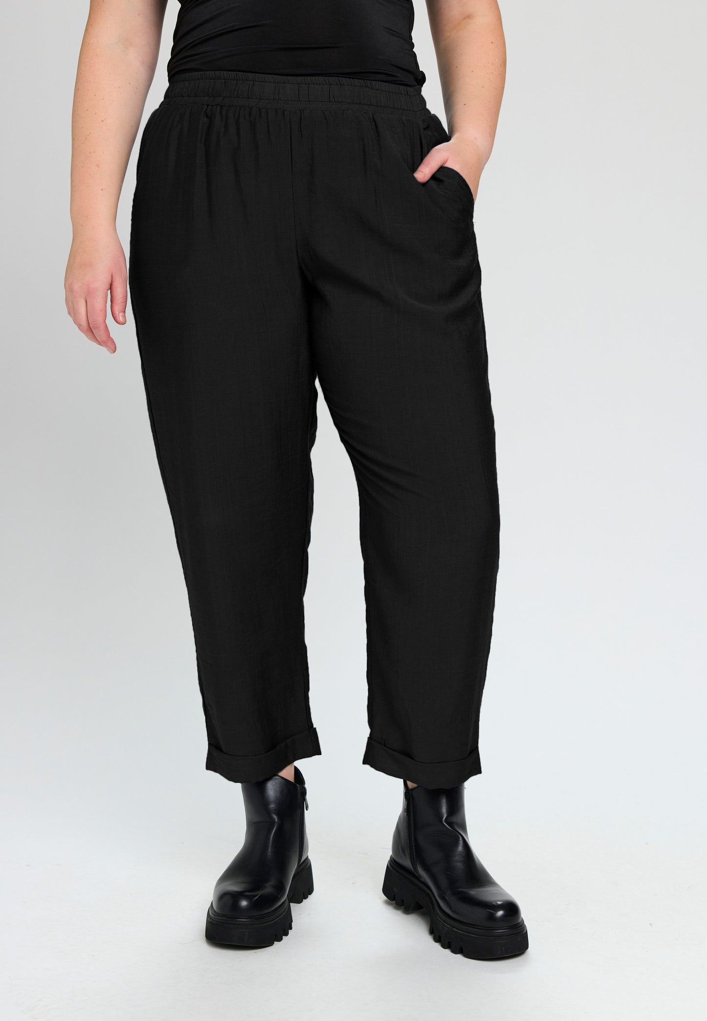 Studio SAriella 7/8 trousers 7/8 Pant Black