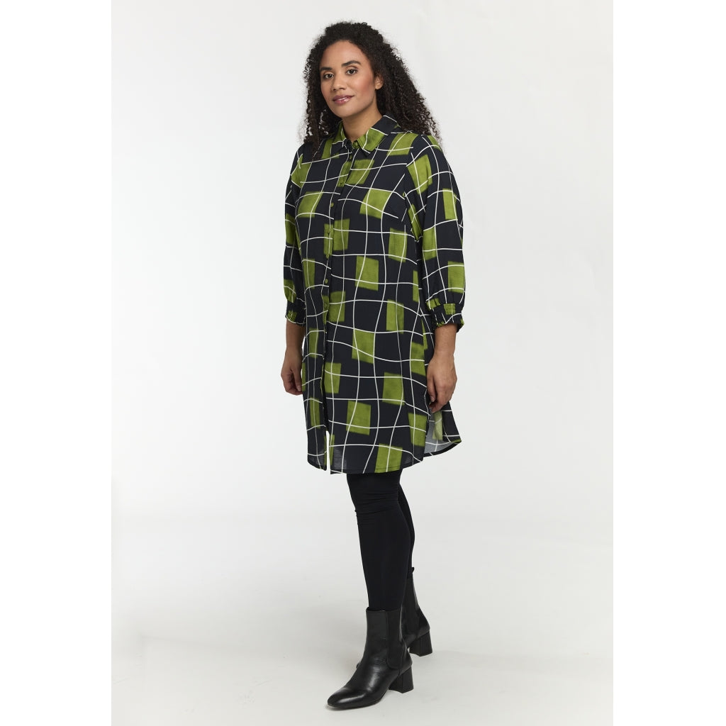Studio SEmilie Shirt Shirt Black with squares with white lines and green wind