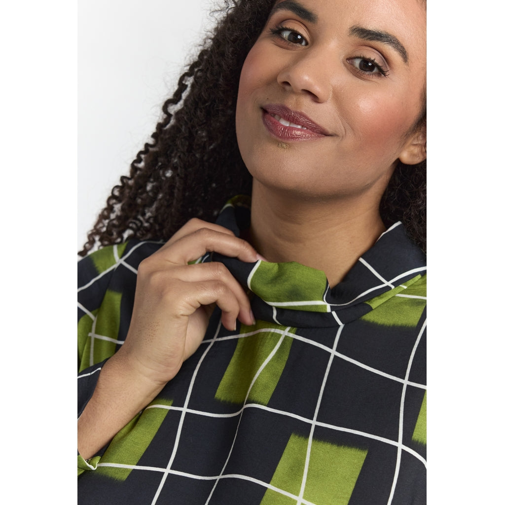 Studio SOlivia Blouse Blouse Black with squares with white lines and green wind