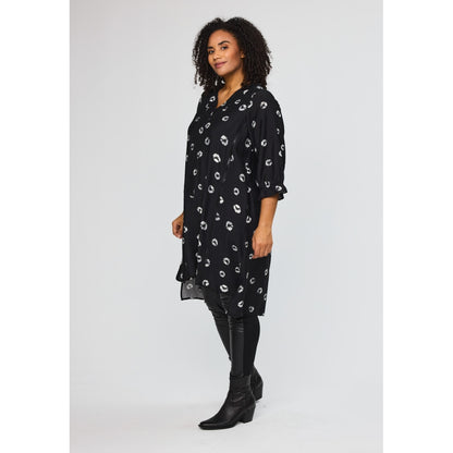 Studio SSaphina Dress with long side zipper Dress Black with circle deco